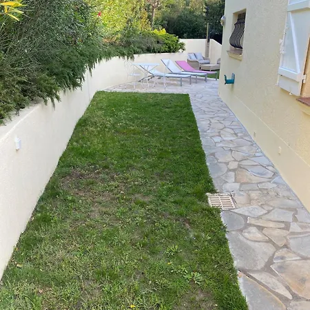 3 ,vue Golfe De Saint-tropez, A Pied, Piscine