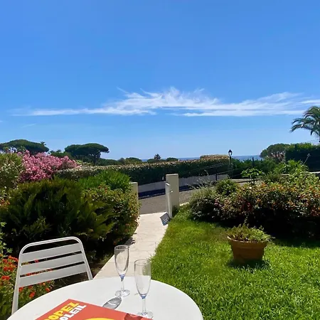 3 ,vue Golfe De Saint-tropez, A Pied, Piscine Nyaraló Sainte-Maxime